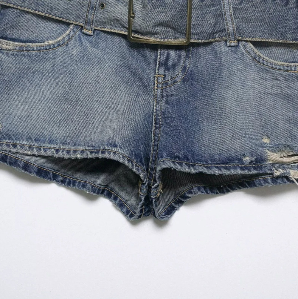 ZARA American Street Style Belted Ripped Denim Shorts